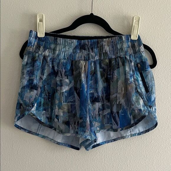 Lululemon Tracker Shorts V in Sun Dazed Multi Blue 10 - Picture 1 of 7